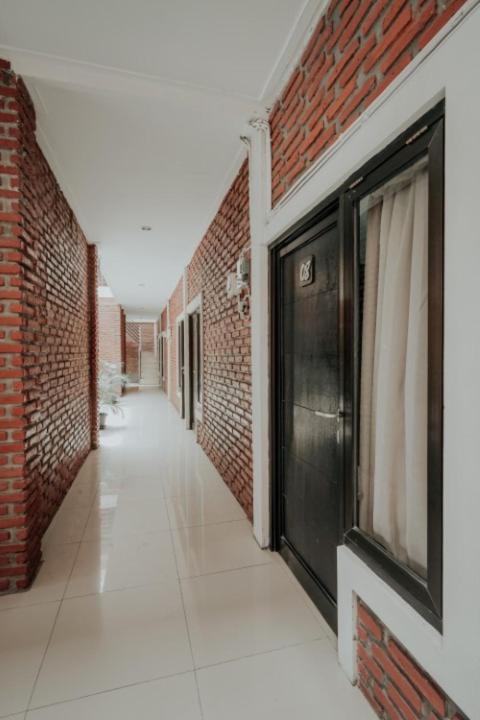 D'Paragon Cerry Kejayan Esterno foto