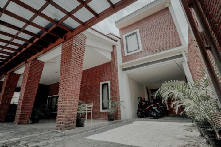 D'Paragon Cerry Kejayan Esterno foto