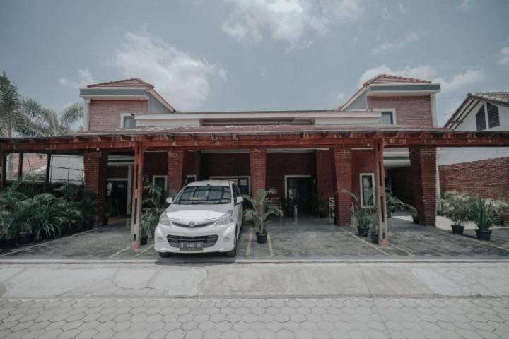 D'Paragon Cerry Kejayan Esterno foto